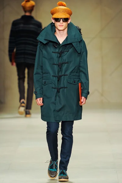 Look 14